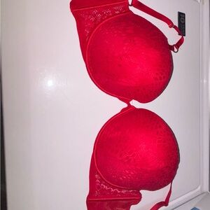 Victoria's Secret Red Lace Push-Up Bra with Adjustable Straps new